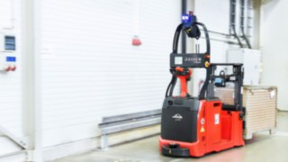 Der L-MATIC AC von Linde Material Handling sorgt bei der Joma-Polytech GmbH für verschlankte Prozesse. Der L-MATIC AC von Linde Material Handling bei der Joma-Polytech GmbH